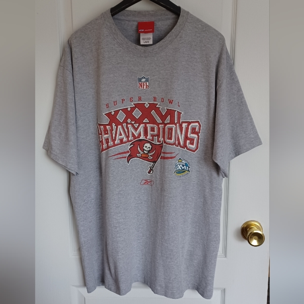 2003 VINTAGE REEBOK NFL SUPER BOWL XXXVII CHAMPIONS BUCS LOGO T-SHIRT LARGE